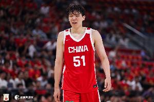 杨瀚森第三节未出手,三节仅4投1中,得2分5篮板