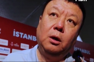 王建军指出：主要问题在于篮板和身体对抗，球员外线命中率低因信心不足