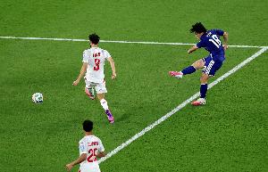 日本以2-0领先突尼斯！上田绮世在第31分钟远射进球，获得世界杯首球