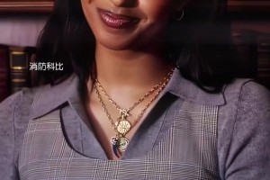 眉眼之间太像科比了，嘴巴鼻子又和瓦妮莎一模一样