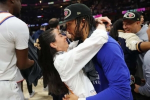 NBA神仙眷侣！纽约之霸背后有贤妻良母，布伦森因她成为人生赢家