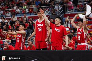 李弘权上半场无得分,仅获3篮板及1次失误